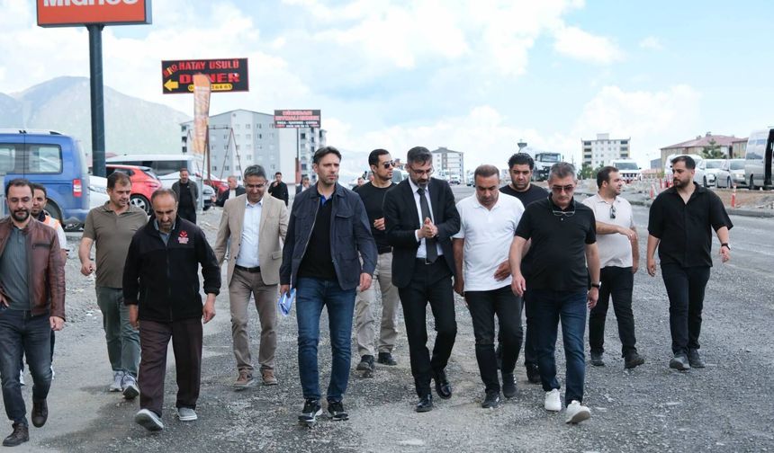 Başkan Tanğlay Beşminare Mahallesi’nde Asfalt Çalışmalarını Yerinde İnceledi