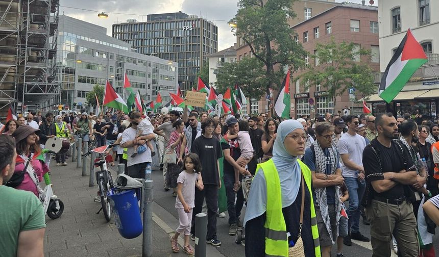 Almanya'da Gazze için destek yürüyüşü düzenlendi