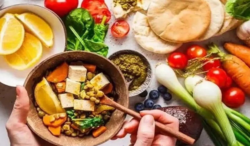 Uzmanlardan Yaz Sıcaklarında Sağlıklı Beslenme Uyarısı