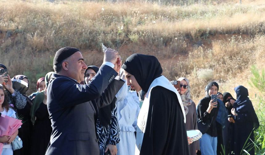 Hafız Öğrenciler İçin Taç Takma Merasimi Düzenlendi