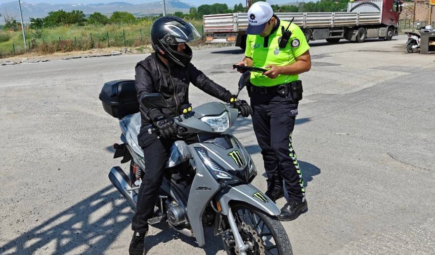 Bitlis'te Motosiklet Sürücülerine Yönelik Denetim