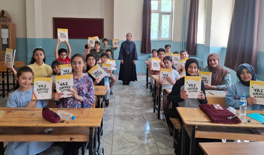 3 Bin Öğrencinin Başvuru Yaptığı TÜGVA Bitlis Yaz Okulu Başladı