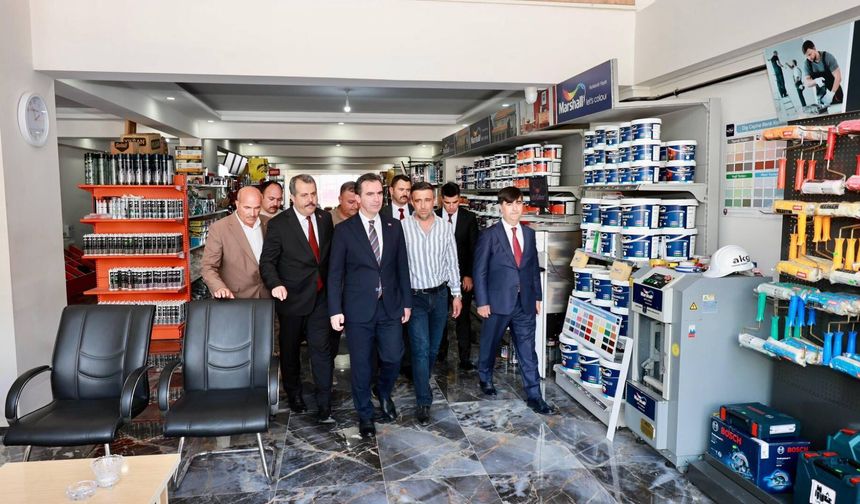 Vali Karakaya Ahlat'ta Esnafla Bir Araya Geldi