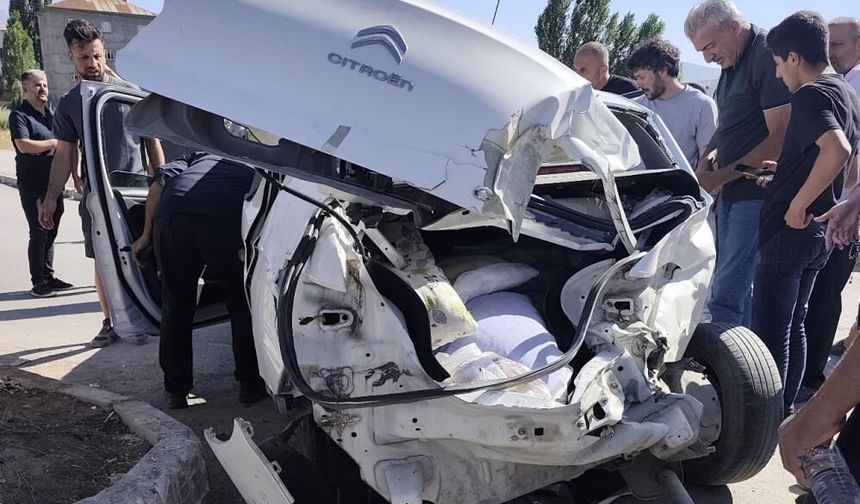 Hakkari'de peş peşe trafik kazaları: 1 ölü, 7 yaralı