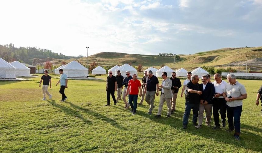 Vali Karakaya ve Mülkiye Başmüfettişlerinden Ahlat'a ziyaret