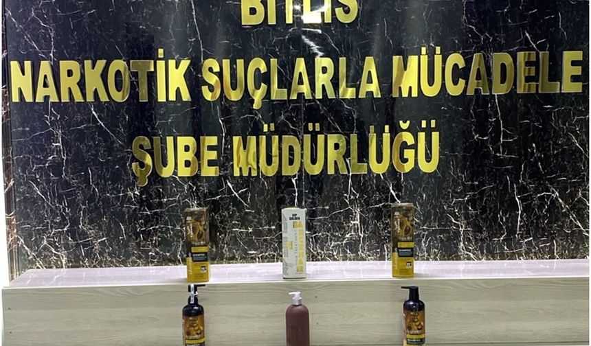 Polisler geçit vermedi! Tatvan'da şampuan şişelerine gizlenmiş 3 kilo sıvı uyuşturucu ele geçirildi