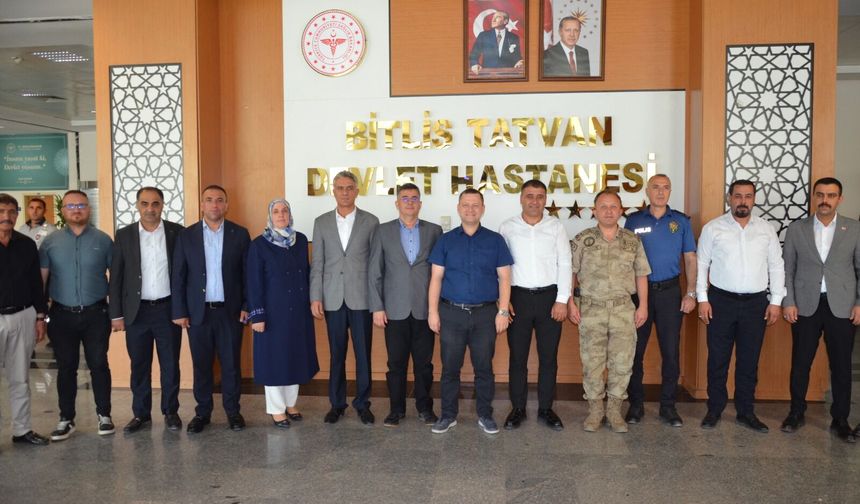 Tatvan Kaymakamı Demirer’den Şehit Yakınları ve Gazi Vefa Masası’na ziyaret