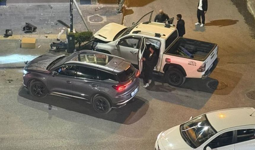 Bitlis'te kaza kamerada: 5 kişi hastaneye kaldırıldı