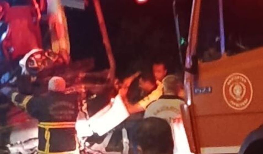Gaziantep'te yolcu otobüsü tırla çarpıştı: 2 ölü, 22 yaralı