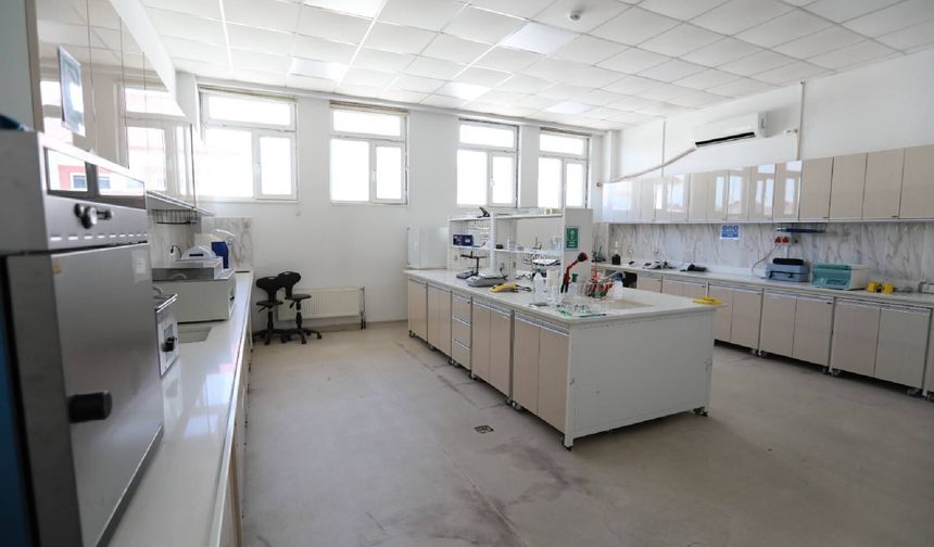 Bitlis Eren Üniversitesi BEBTAM’dan Bal Analizlerinde Tarihi Başarı
