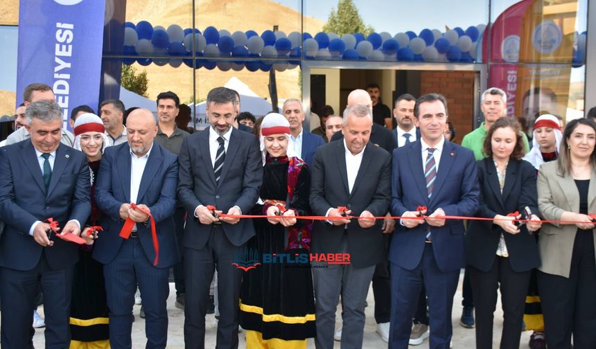 Bitlis Belediyesi Eren Nikah Salonu hizmete açıldı