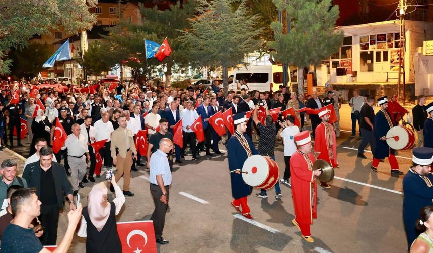 Malazgirt Zaferi’nin 955’inci yılı dolayısıyla Ahlat’ta görkemli yürüyüş