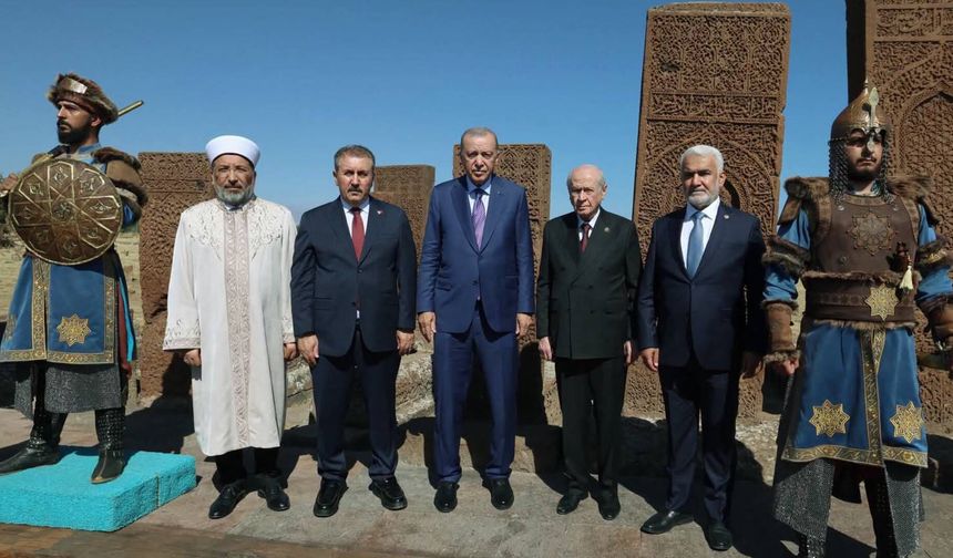 HÜDA PAR Genel Başkanı Yapıcıoğlu Malazgirt etkinliklerine katıldı