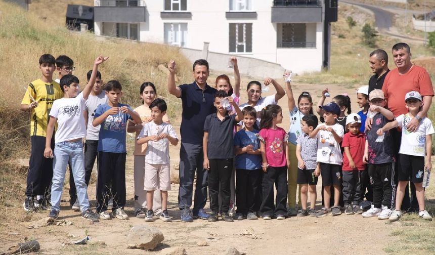 Bitlis’te 8’inci Geleneksel Çocuk Oyunları Şenliği renkli görüntülerle sona erdi
