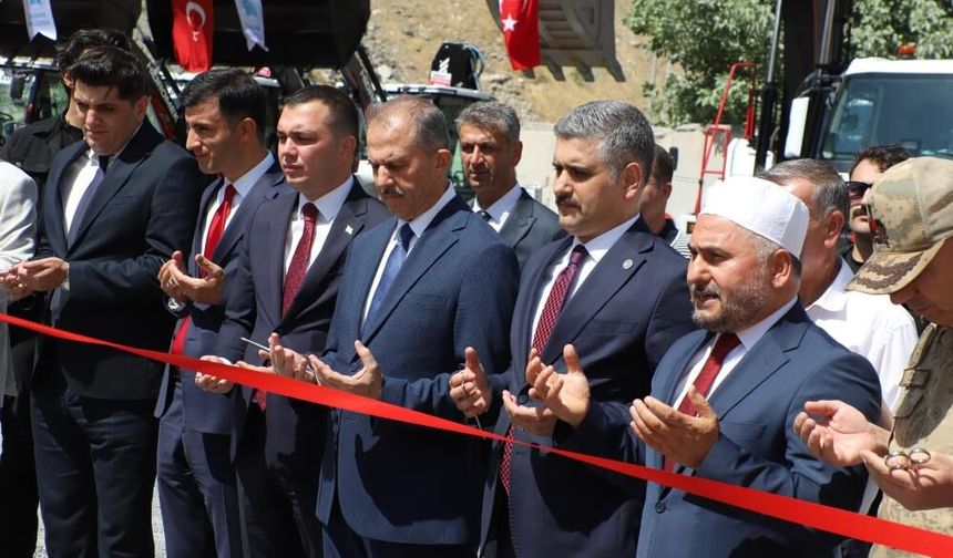 Hakkâri'de 128 milyon liralık yatırımla 20 yeni araç hizmete girdi
