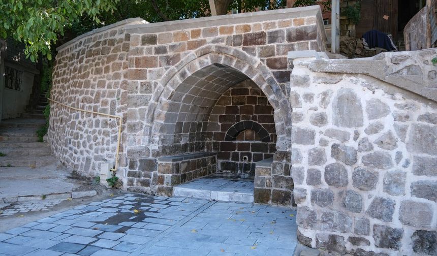 Bitlis'in tarihi çeşmeleri yeniden hayat buluyor