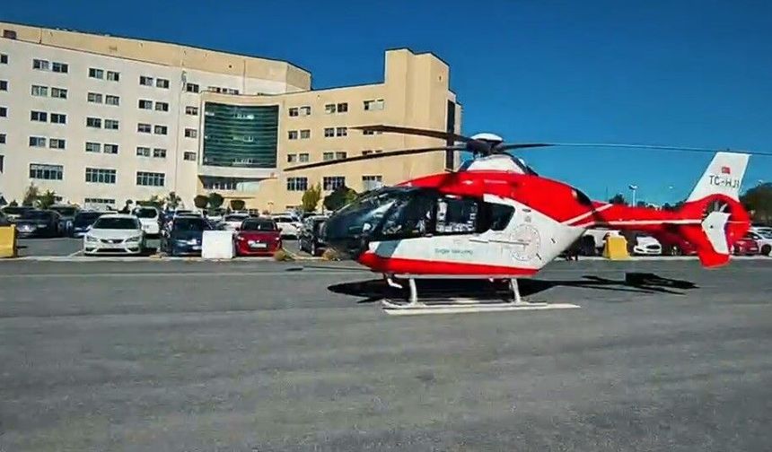 Bitlis'te minik bebek Muhammed için ambulans helikopter havalandı