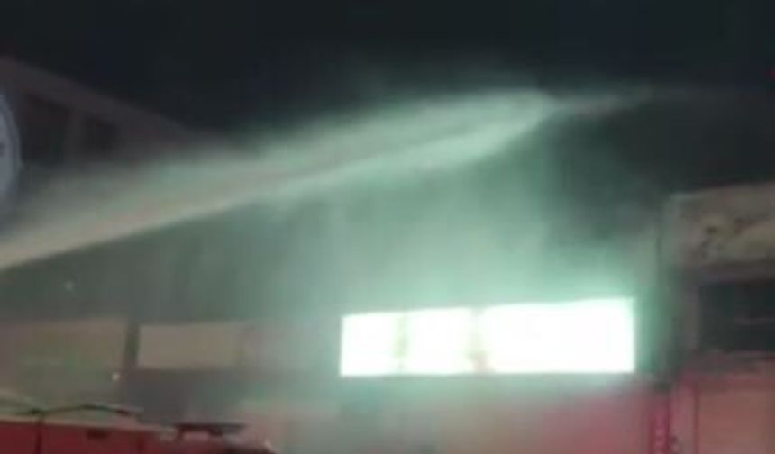 Amedspor kutlamalarında bir araç ve 3 iş yeri yandı