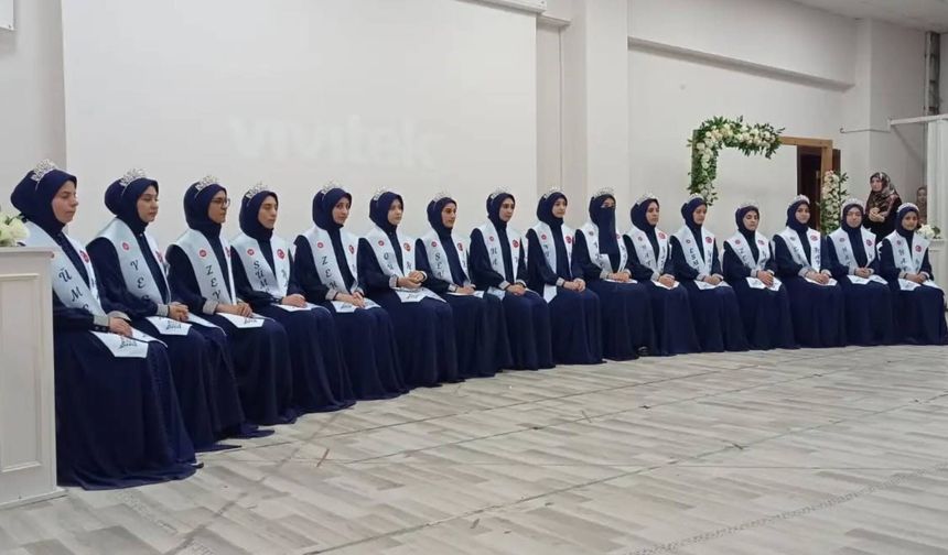 Adilcevaz’da 19 Hafize İçin İcazet Merasimi Düzenlendi