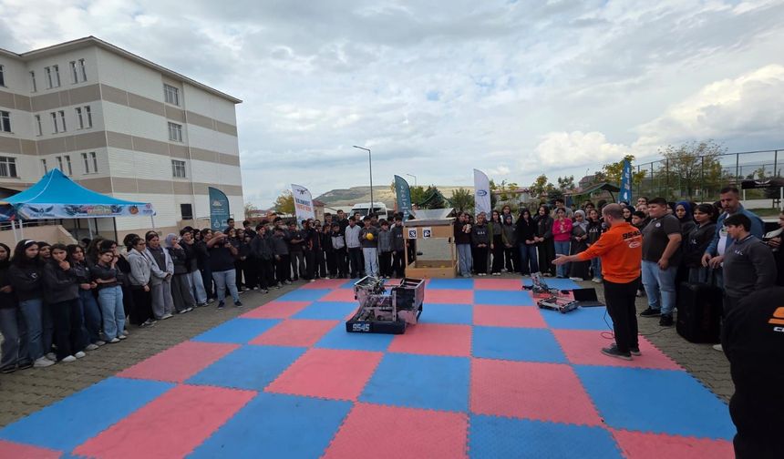 Zarif Kanatlar’dan Güroymak’ta Dijital Dönüşüm ve Stem Seferberliği