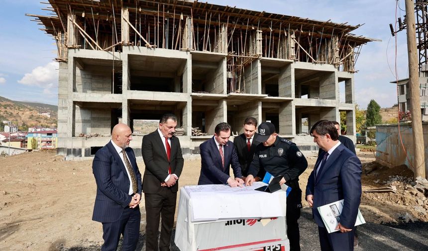 Bitlis Valisi Karakaya, Hizan'daki kamu yatırımlarını inceledi