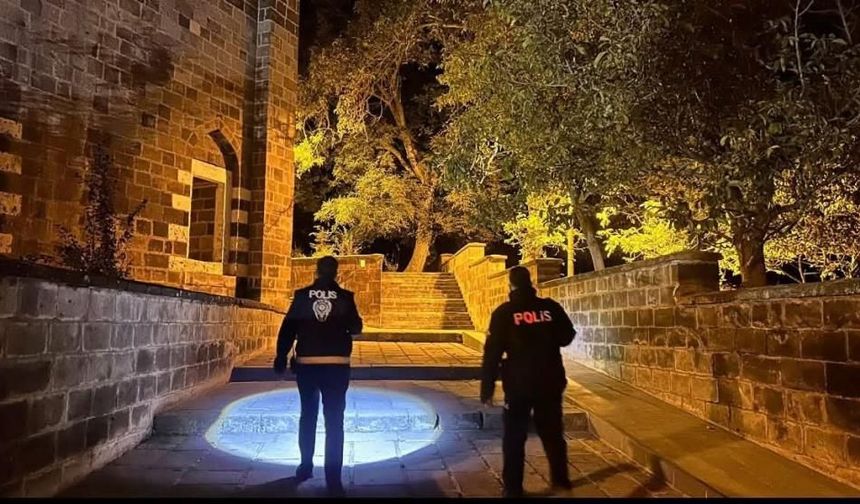 Bitlis'te emniyet ve jandarmadan güvenlik uygulaması