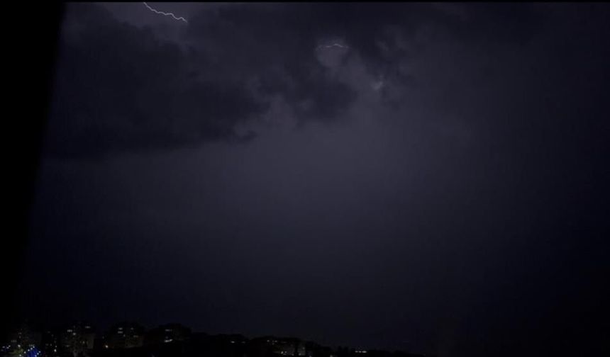 Bitlis'te güneşli hava yerini sağanağa bırakacak