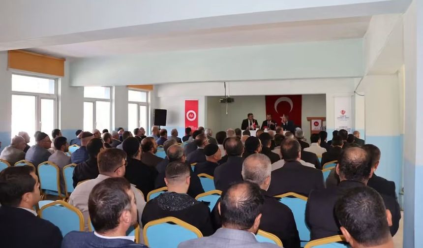 Bitlis Müftülüğünde din gönüllüleri ile toplantı yapıldı