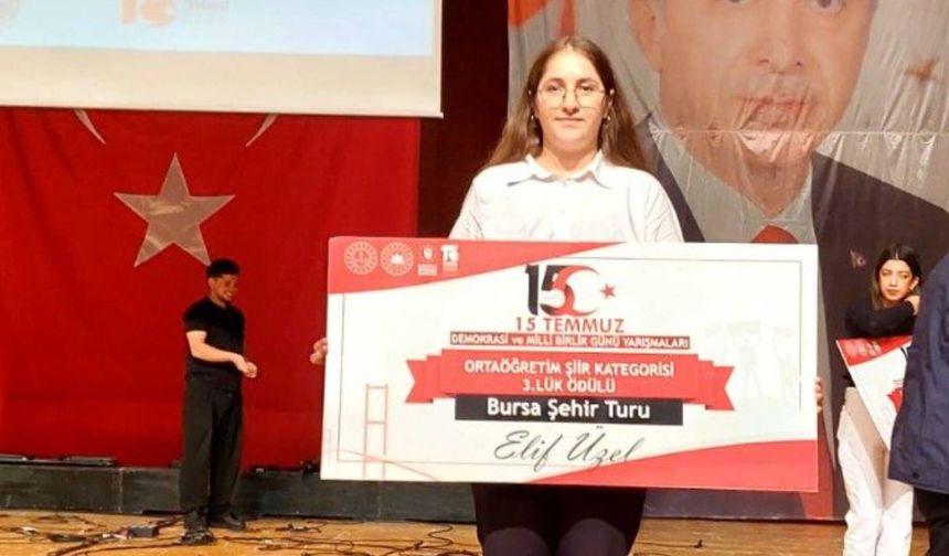Bitlis’in Genç Kalemi Elif Üzel Türkiye Üçüncüsü Oldu