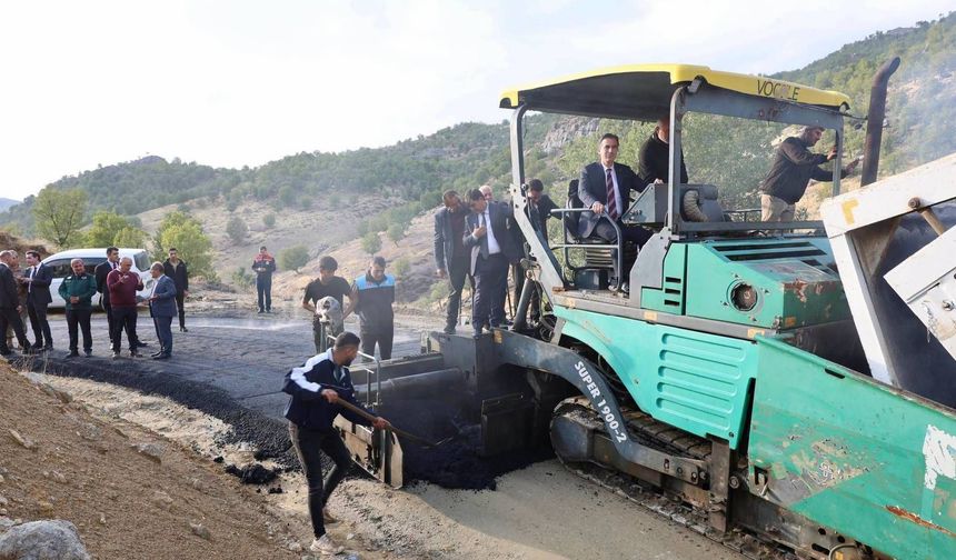 Bitlis’te köy yollarında çalışmalar sürüyor