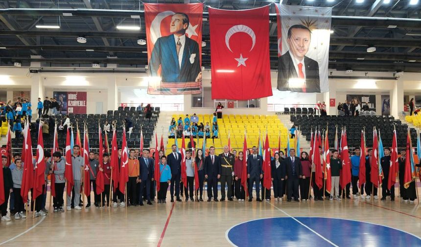 Bitlis’te 29 Ekim Cumhuriyet Bayramı törenle kutlandı