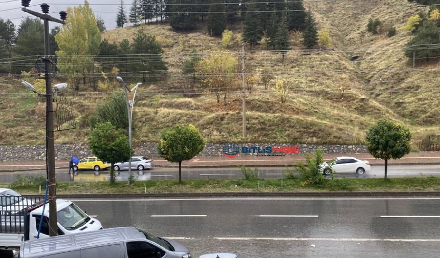 Meteorolojinin uyarılarının ardından Bitlis’te sağanak etkili oldu