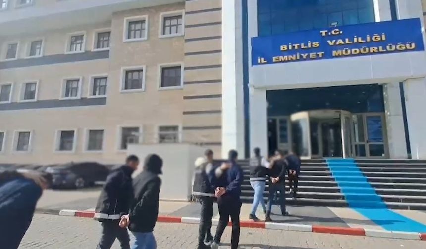 Bitlis’te Uyuşturucu için düğmeye basıldı: 8 Şüpheli Tutuklandı