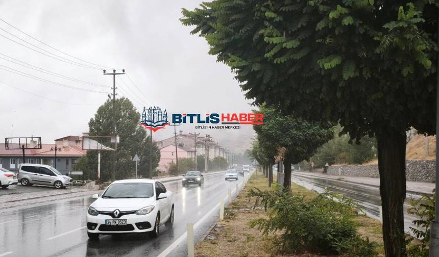 Bitlis’te sağanak yağış ve soğuk hava etkili oluyor